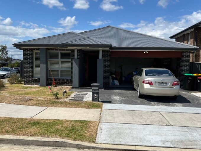 54 Private Circuit Jordan Springs NSW 2747
