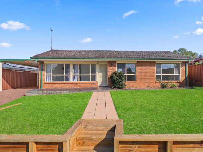 63 Cook Parade St Clair NSW 2759